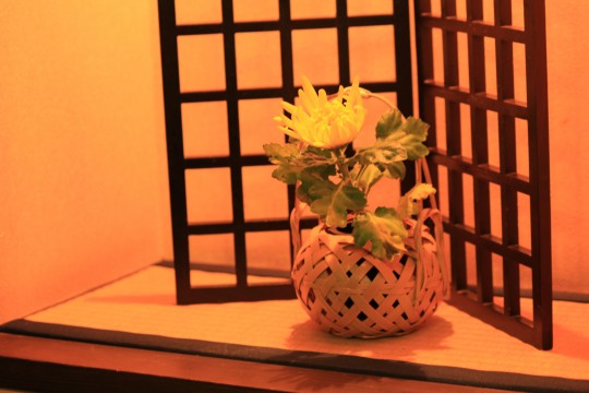 菊の生け花 商用利用ｏｋ 無料の写真 フリー素材を集めました 総合素材サイト ソザイング