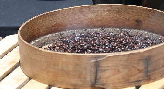 焙煎したコーヒー豆 商用利用ｏｋ 無料の写真 フリー素材を集めました 総合素材サイト ソザイング